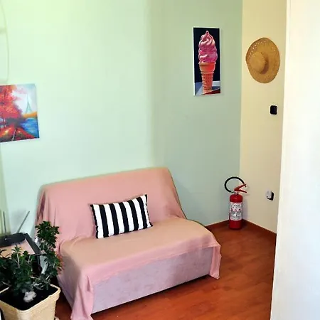 Funky Nest - A Cozy In Zipari Apartment